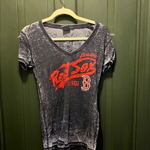 5th & Ocean Women's Black and Red V-Neck Tee